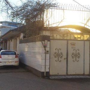 خونه ویلایی ۱۳۰ متری ، مغازه دار